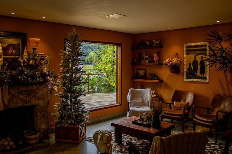 Tips for Creating a Cozy and Inviting Home Environment Year-Round
